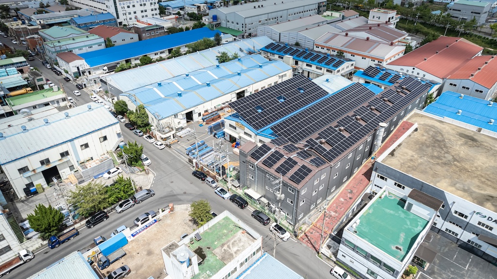 지붕 임대형 태양광 300kW 사례 이미지